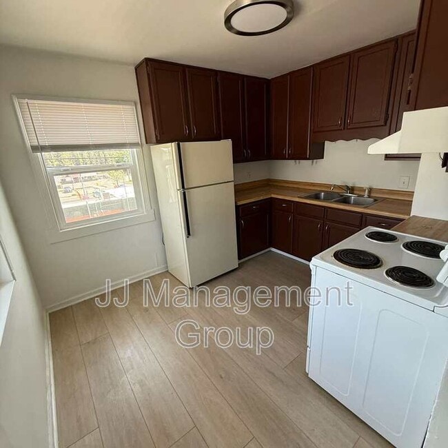 Photo - 1205 2nd St Unidad Webster Apartments