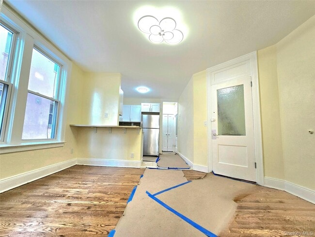 Photo - 32-64 45th St