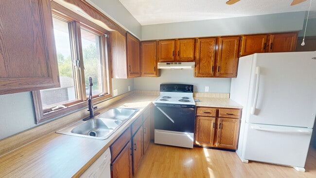 Photo - 888 Pearson Cir Unit 3