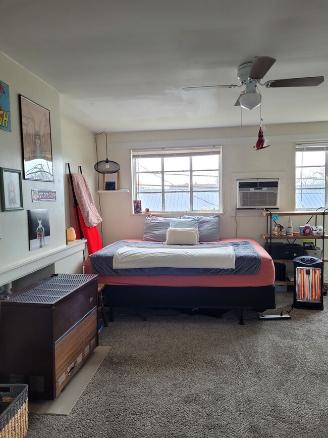 Photo - 343 1/2 S. Main Unidad 1