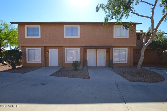 Photo - 1418 E Knoll Cir