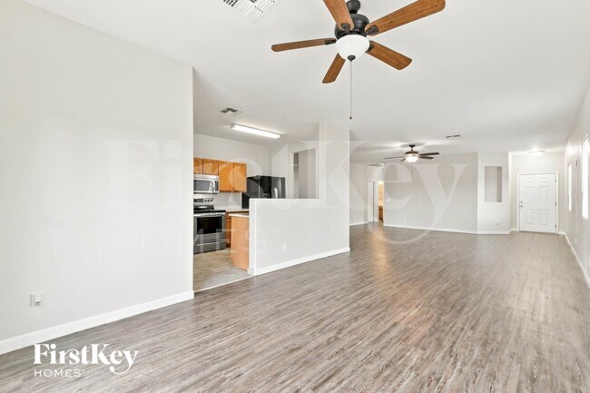 1888 E Silversmith Trail