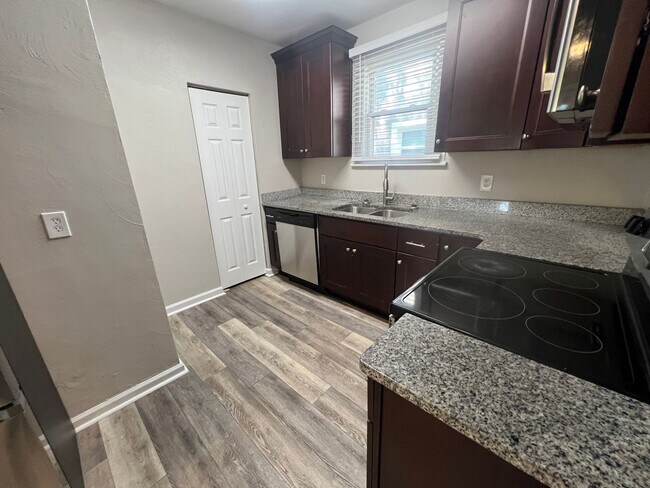 Photo - 1419 W 27th St Unidad 1