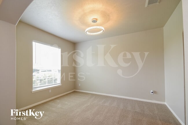 Photo - 10803 Goldfinch Rd