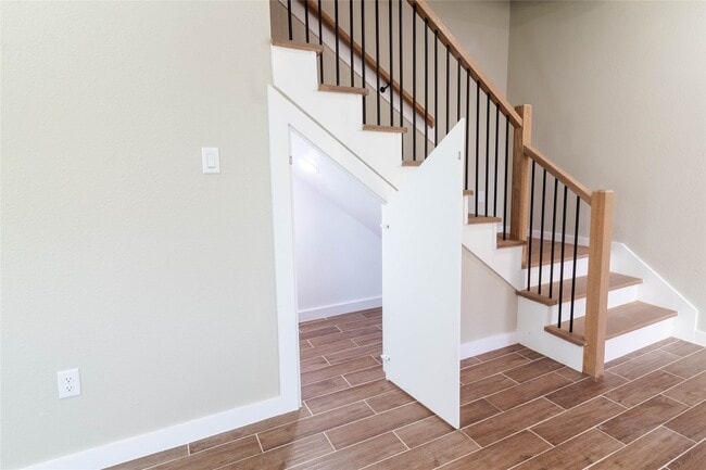 Photo - 3555 Noah St