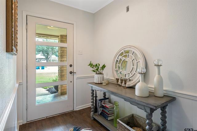 Photo - 1109 Brookhollow Dr