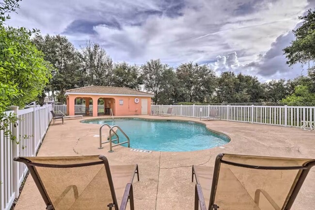 Building Photo - 2097 Hidden Grove Ln Unit 102