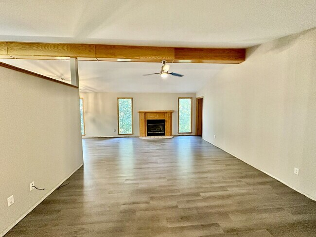 Photo - 25 N Cerney Ln