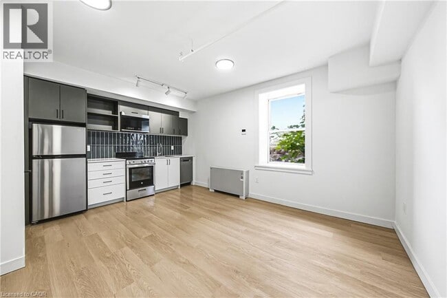 Photo - 325 James St S Unit 104