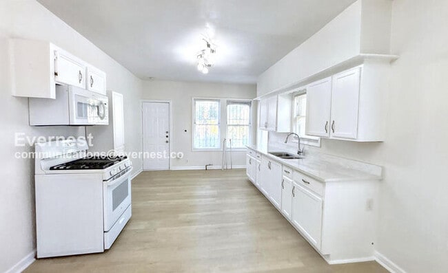 Photo - 1302 Ryon St