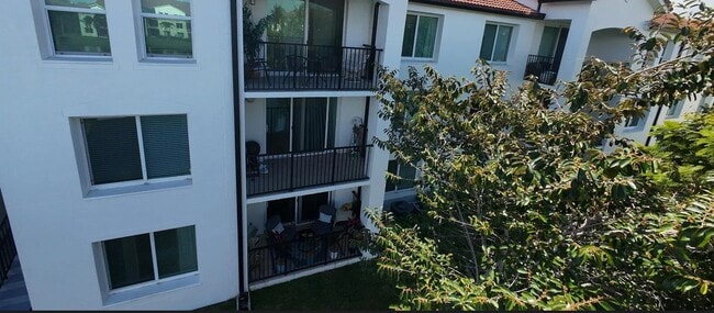 Building Photo - 1013 Villa Ln Unit Boynton Beach