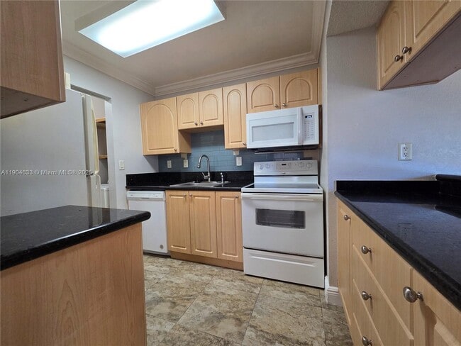 Photo - 10785 SW 108th Ave Unit 104