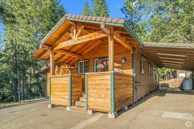 Building Photo - Darling cottage nestled in the woods near ... Rental