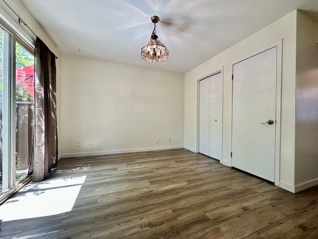 Photo - Spacious 3 Bed 2.5 Bath Walnut Creek Townhome - Commuter's Dream!