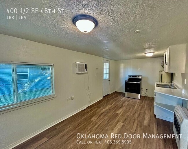 Photo - 400 SE 48th St