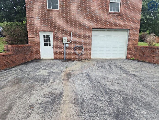 Photo - 515 Willis Martin Rd