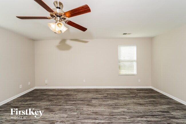 Photo - 4668 Deer Foot Path