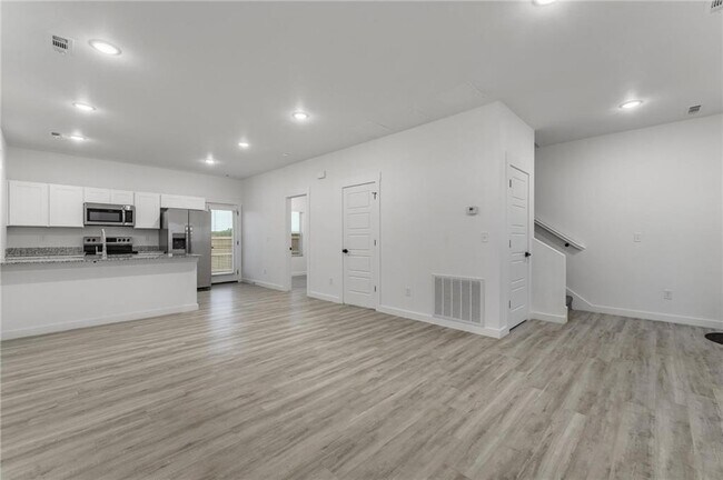 Photo - 751 St Charles Pl