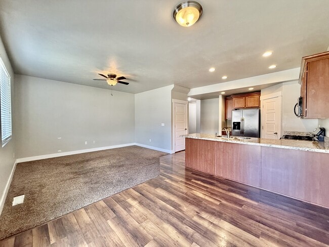6928 Village River Ln