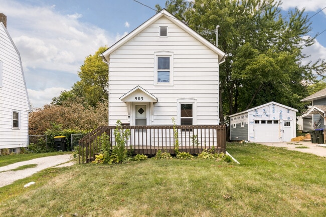 Photo - 903 Hudson Ave