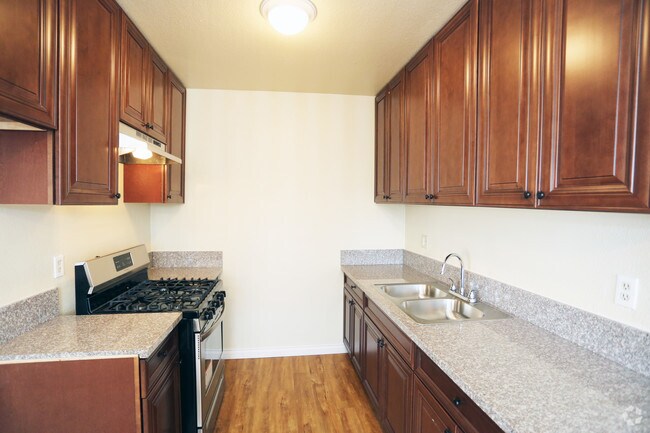 Windsor Apartments - Windsor Apartments