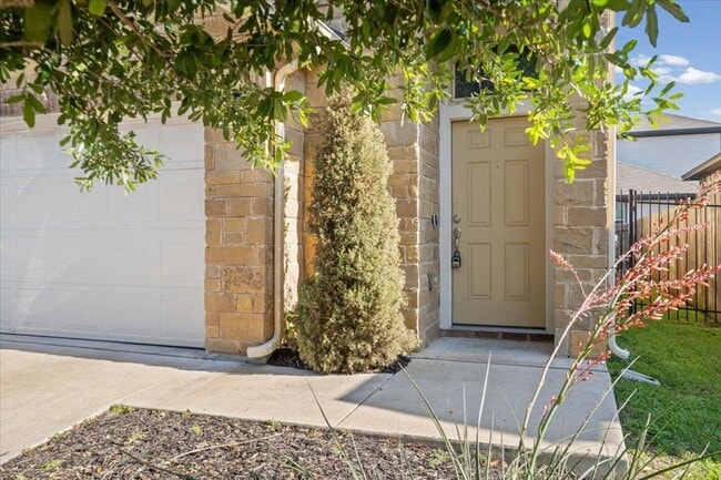 Photo - 9703 Sunny Swan Ct