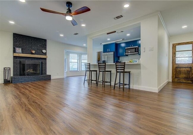 Photo - 1905 Moonlight Dr