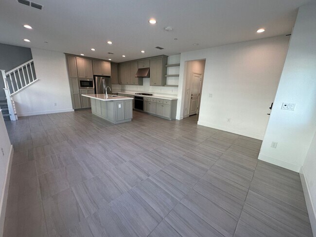 Photo - Spacious 4 Bed 2.5 Bath Home in Mountain House with Solar!