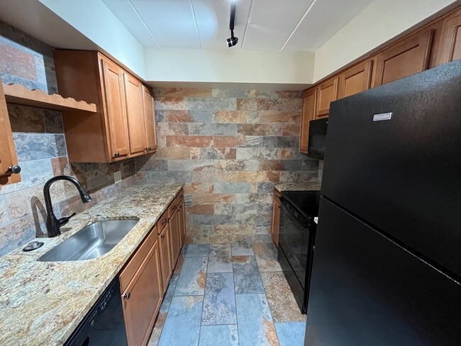 Photo - 151 Robinson St