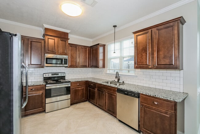 Photo - 1156 Rosland Cir