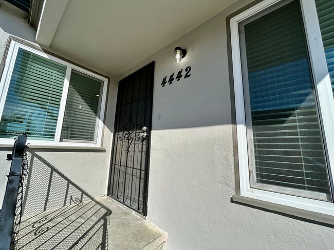 Photo - 2 Bed, 1 Bath in Central SD. Water/Trash/Parking Included Unidad 4442