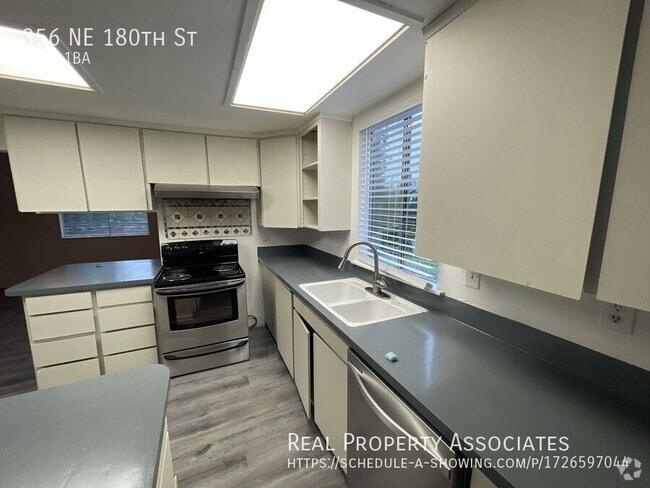Building Photo - 356 NE 180th St Rental