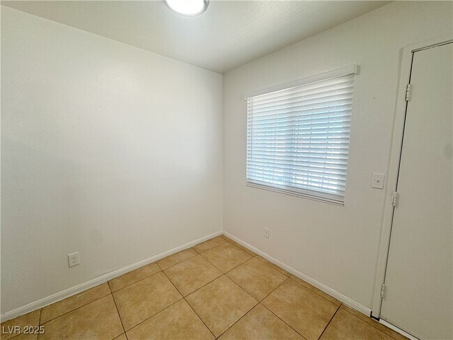 Photo - 1656 Stevens St Unit 3