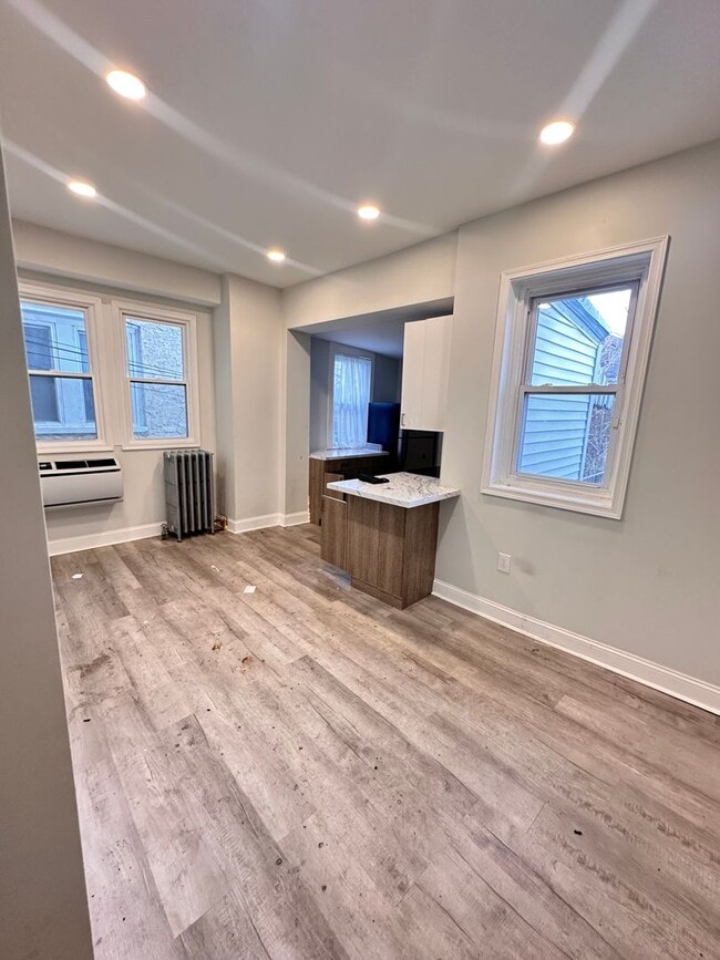 4931 Walnut St Unidad 1FL