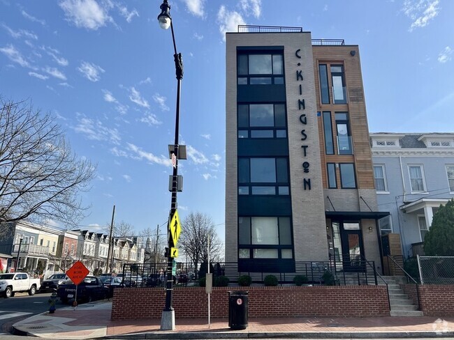 Building Photo - 800 Kennedy St NW Rental