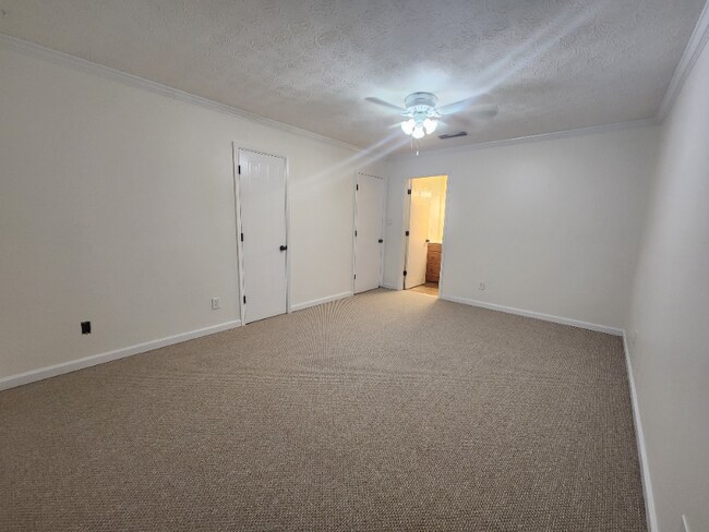 Photo - 910 Country Park Dr