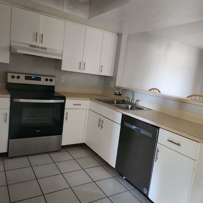 Photo - 611 SW 3rd Ter