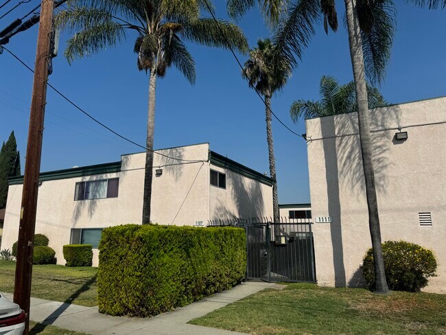 Photo - 1107 E Tucker St Apartamentos