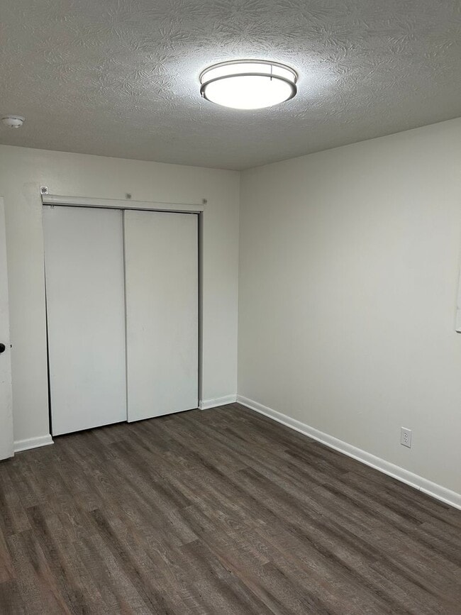 Photo - 7014-7016 N Manor Dr Unit 7016