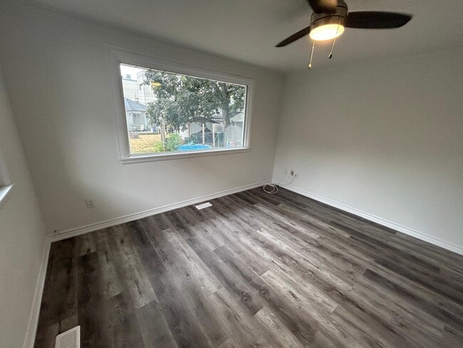 Photo - 581 Paterson St