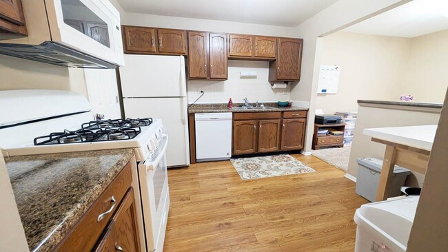 Photo - 602 Hanover Ct Unit V1