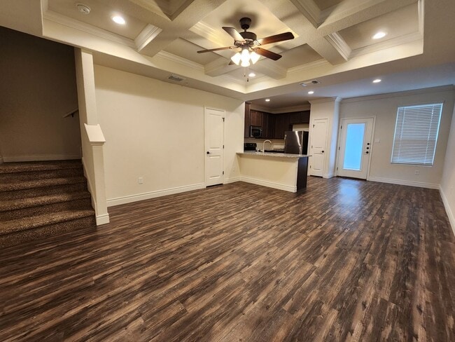 Photo - 3/2.5/1.5 Fourplex with Granite Countertops, 9ft Ceilings, Fridge, Washer, Dryer / NBISD