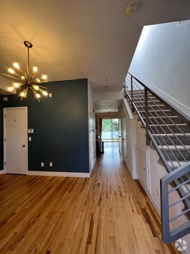 Building Photo - 2BD/2.5BA Gorgeous Condo, Tennyson St Denv...