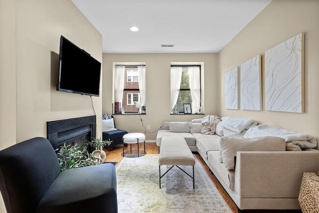 5611 Elmer St Unit 202