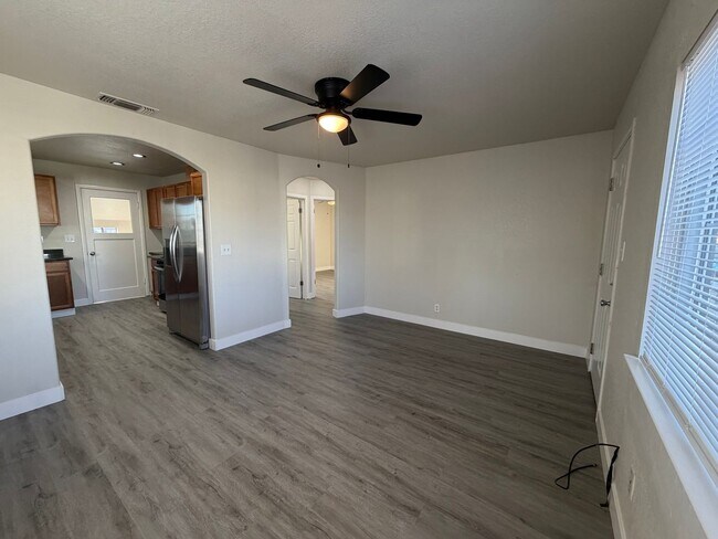 Photo - SAC T 2569 Unit 2571