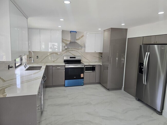 Photo - 270 NW 147th St