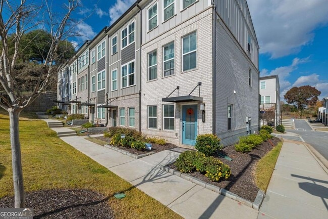 Photo - 313 Skylar Way SE