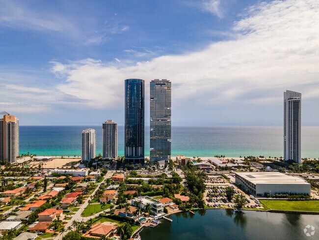 Photo - Turnberry Ocean Club Residence