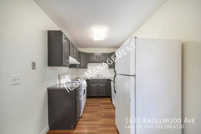 Photo - 1433 Knollwood Ave