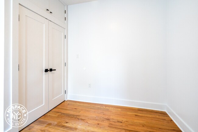 Photo - 930 DeKalb Ave